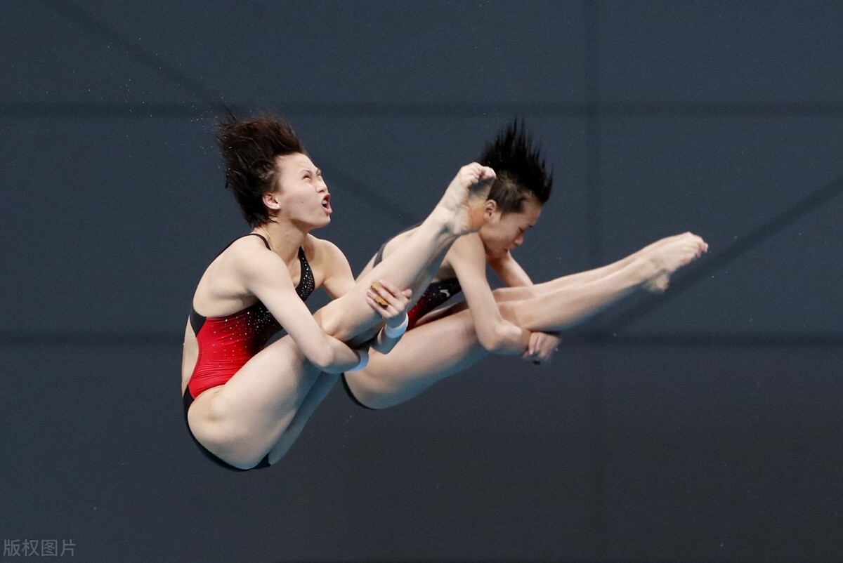 全红婵陈芋汐两个人就像照镜子