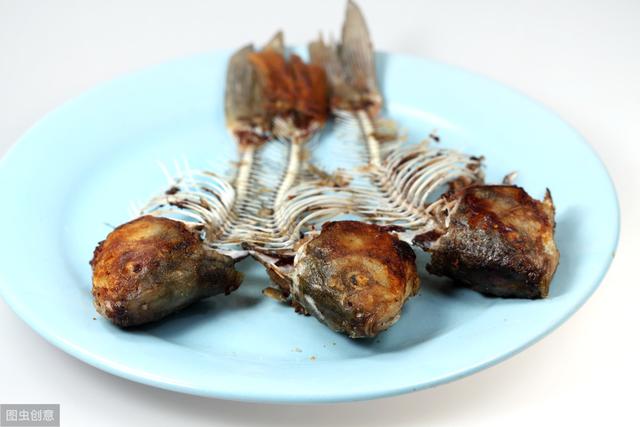 猫咪可以吃馒头么(宠物猫能吃馒头吗)