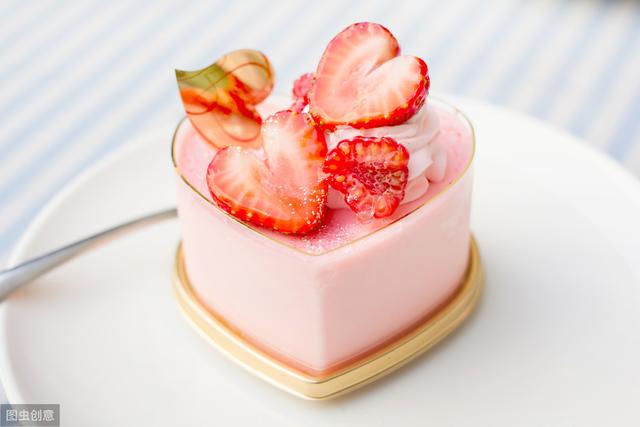 猫咪可以吃馒头么(宠物猫能吃馒头吗)