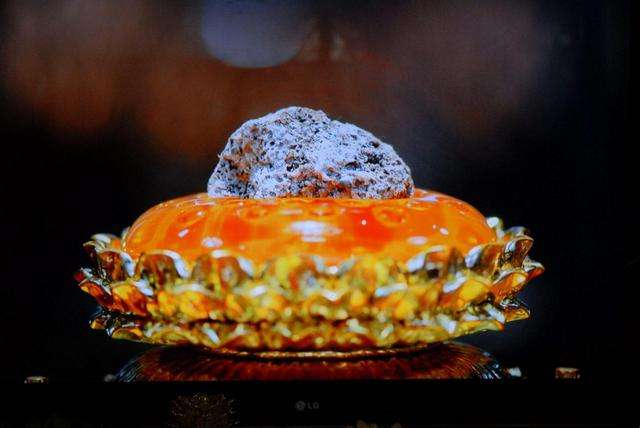 鹦鹉也能烧出舍利子？舍利子并非高僧专属，人工舍利子9块9包邮？